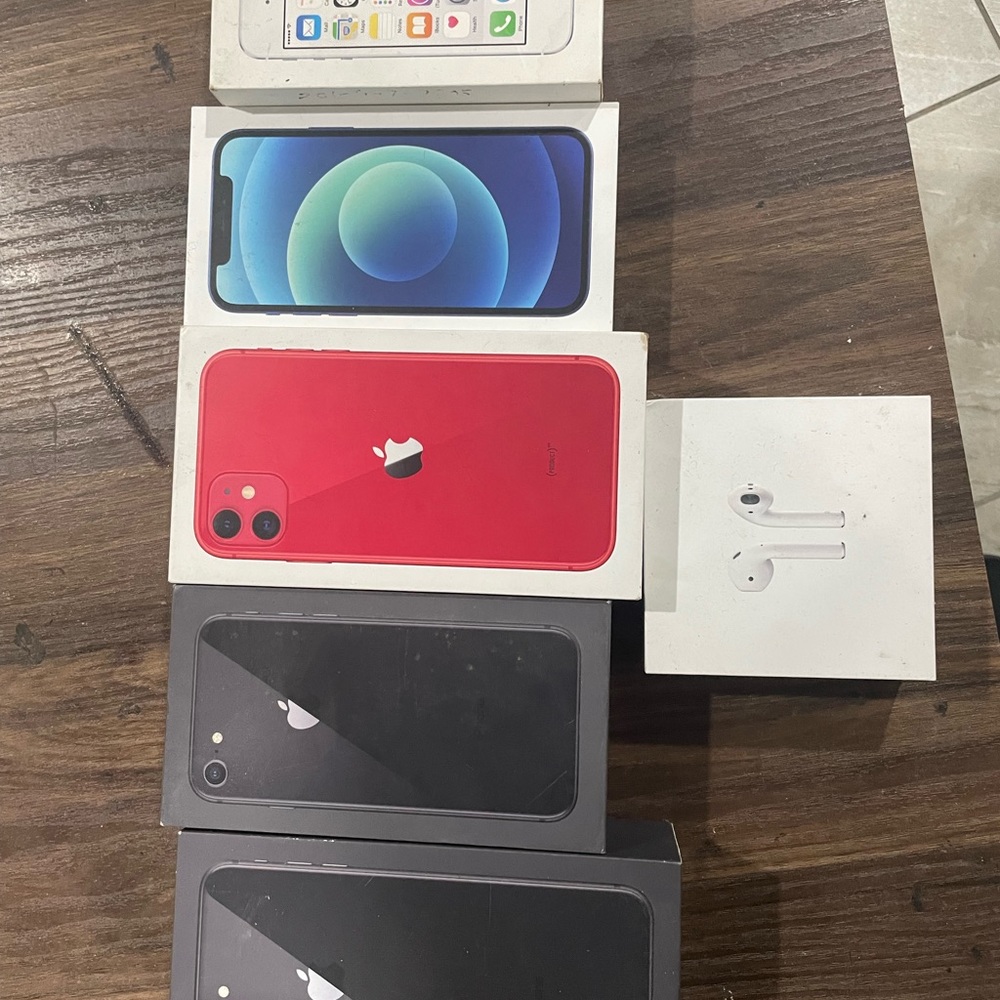 iPhone and airpod box lot empty